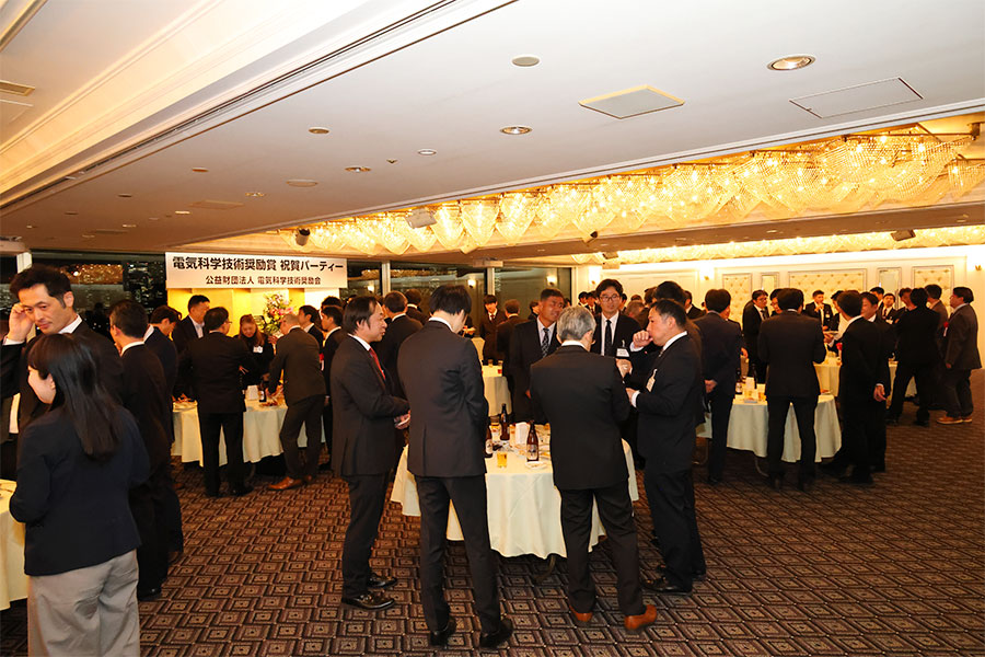 祝賀パーティー風景